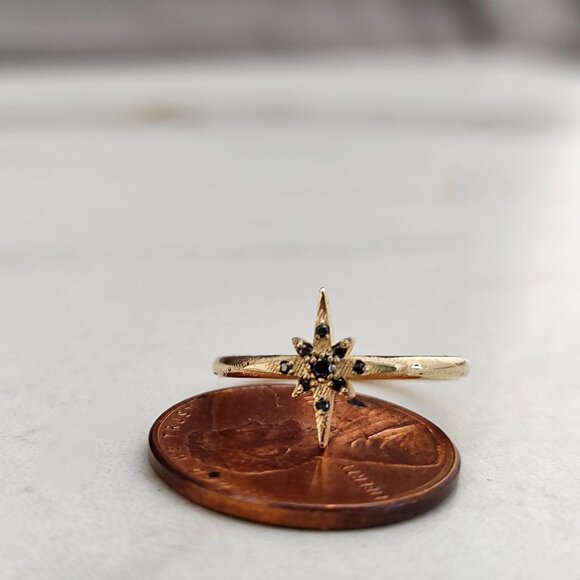 Pinky ring. 14k Yellow gold Diamonds ring. Star ring. Black Diamonds ring. - Picture 5 of 16